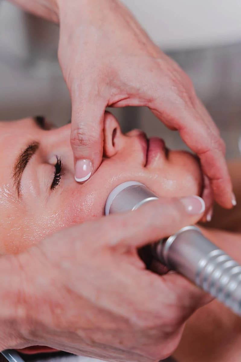 Bioradiolift: radiofrequenza e fotobiostimolazione